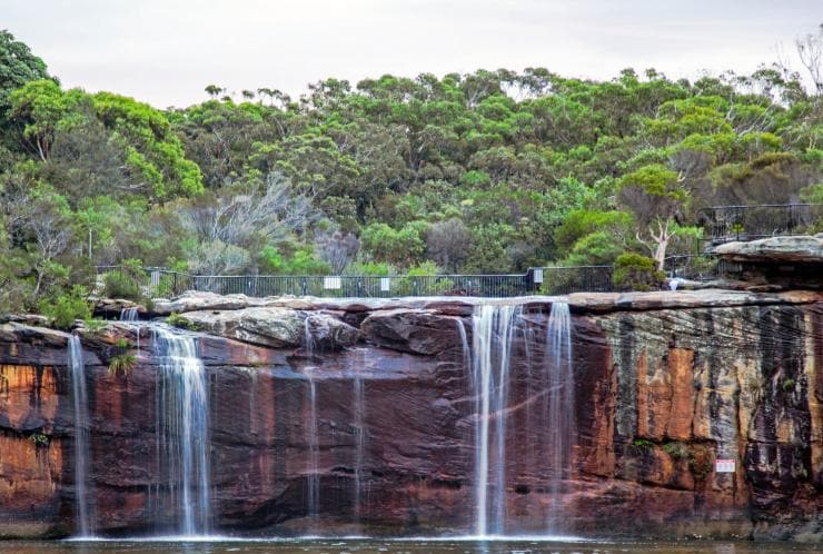 新南威爾士州（New South Wales）皇家國家公園的瓦塔莫拉瀑布（Wattamolla Falls）©澳洲旅遊局